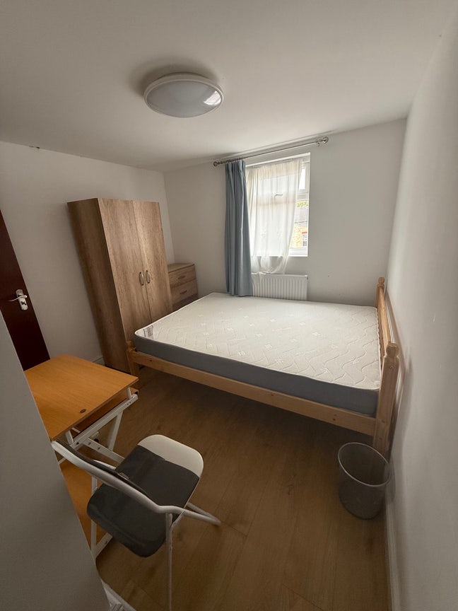 Ensuite room in seven sisters Main Photo