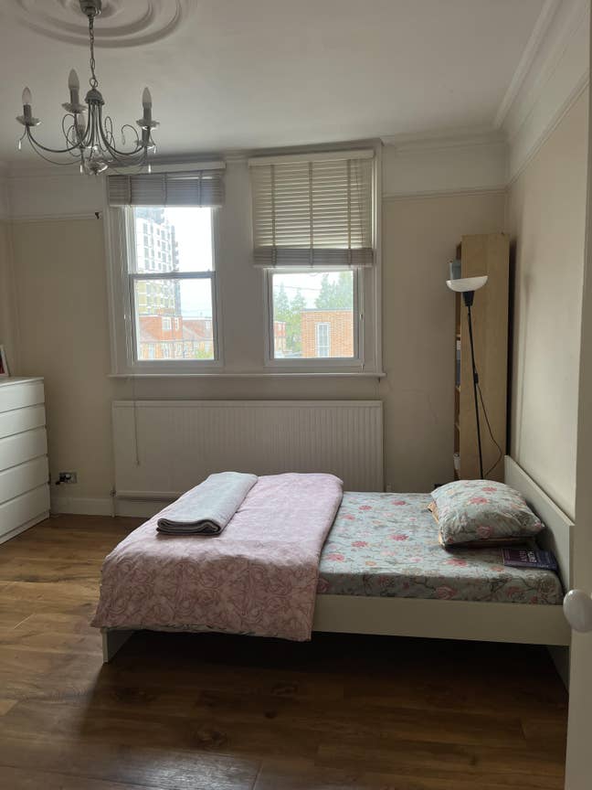 Spacious Double Room to Let – West London Main Photo