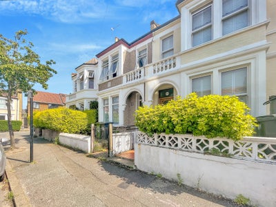 Double Room To Rent - Lewisham - Close To DLR Main Photo