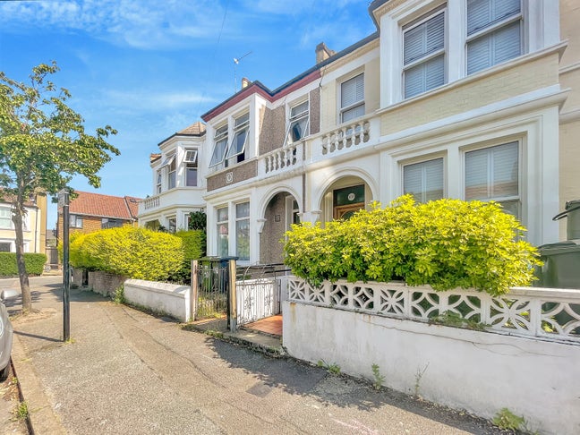 Double Room To Rent - Lewisham - Close To DLR Main Photo