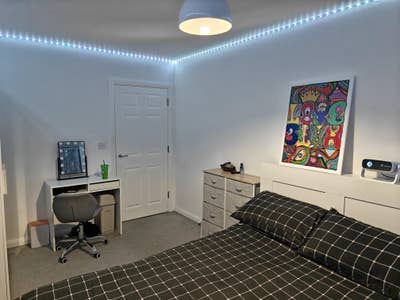 ** Large Bright Double Room ** Main Photo