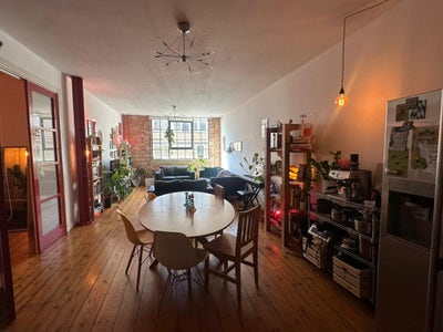 Large room in loft style warehouse conversion Main Photo