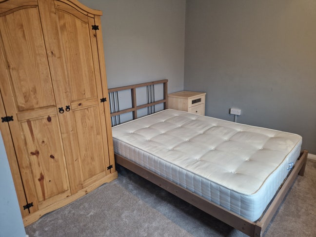 Ensuite room available immediately with £0 Deposit Main Photo