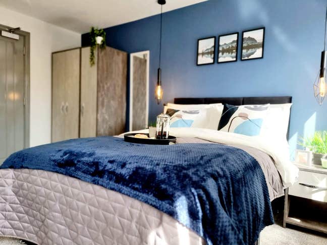 Brand New Luxury En Suite Room Main Photo
