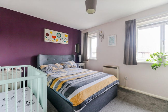 2 Bed Flat, Glendean Court, EN3 Main Photo