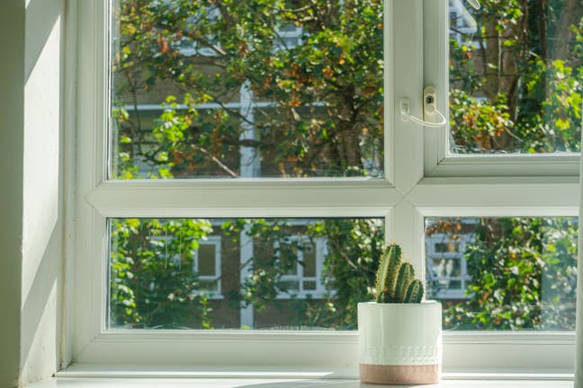Spacious 4-Bed House in Wimbledon – Great Location Main Photo