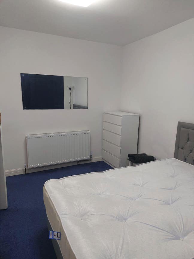One large double room to let in northolt  Main Photo