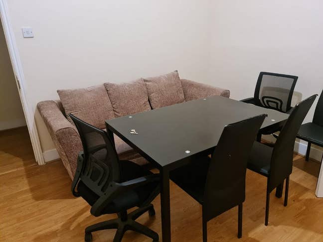 Ensuite Double Bed Room to Let - Spacious, Modern  Main Photo