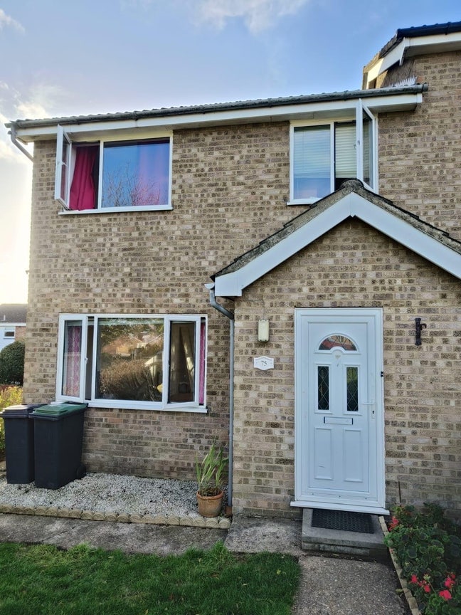 3 Bedroom semi detached house for rent  Main Photo