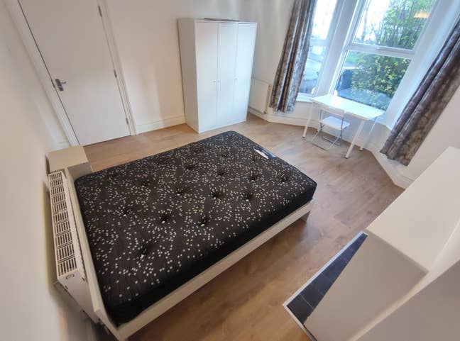 Huge Double Room in Arnos Grove - 1 Min Station Main Photo