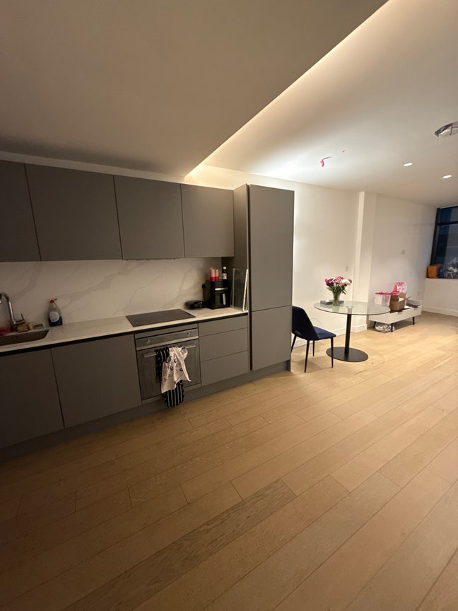 Modern Double en-suite room  with free parking Main Photo
