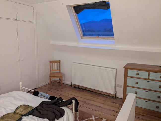 Lovely room in spacious 3 bed Main Photo