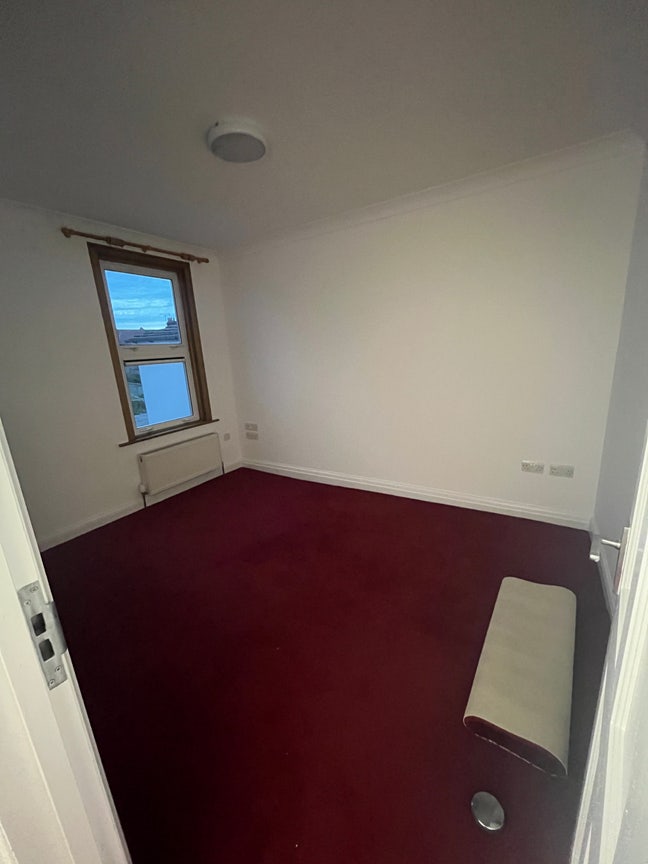 2 double bedrooms available near Ilford  Main Photo