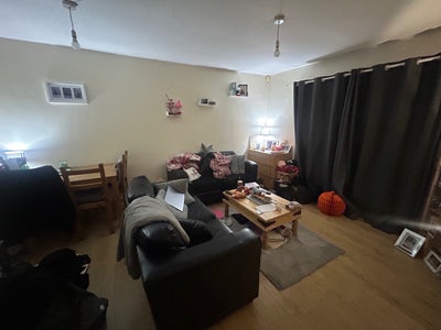 2 bedroom flat to rent  Main Photo