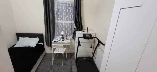 Single Room to let. Main Photo