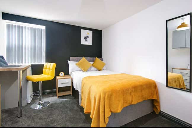 En suite double room Haydock Main Photo