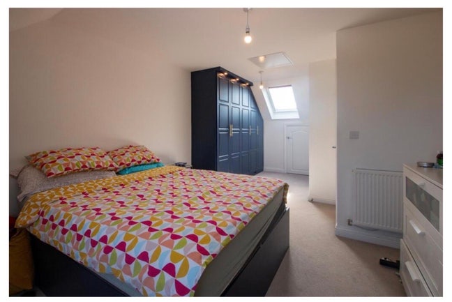Ensuite  Main Photo
