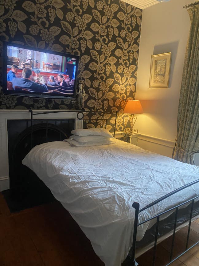 One double room in Leith Links available now Main Photo