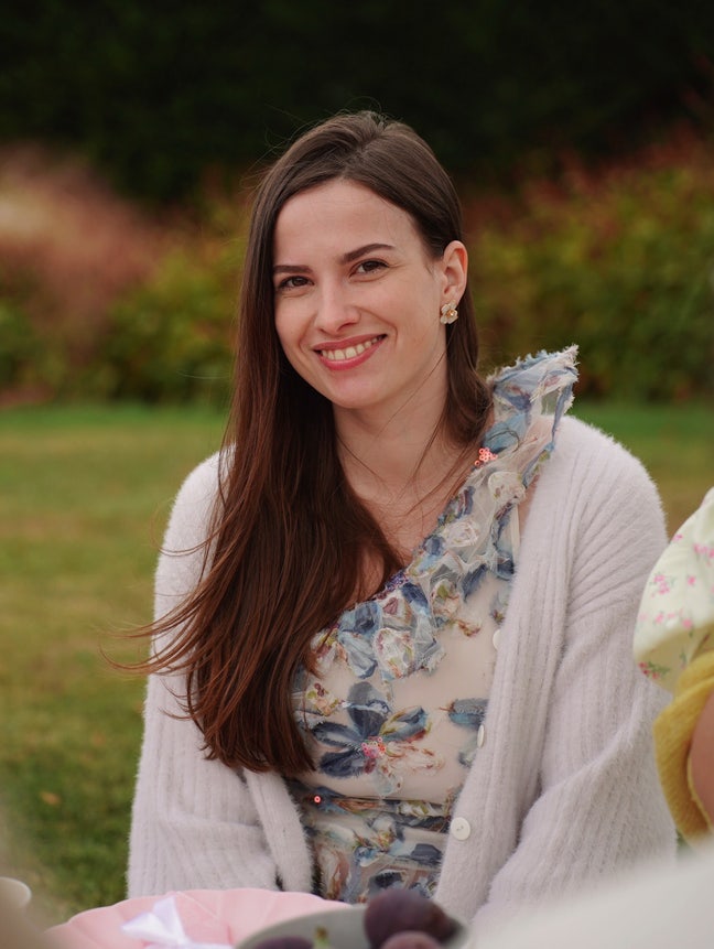 24 year old professional looking for room Main Photo