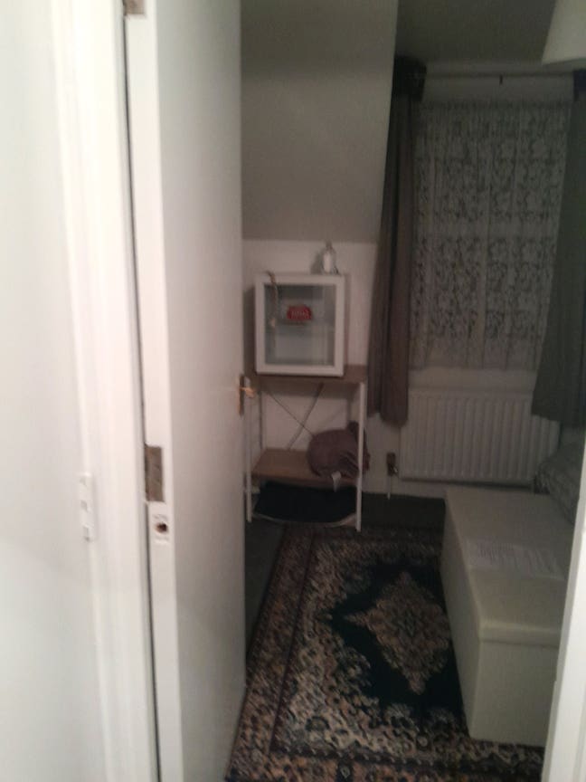 Double room in shared house  Main Photo