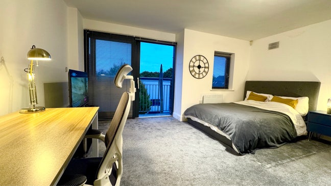 All bills included Penthouse to share Main Photo