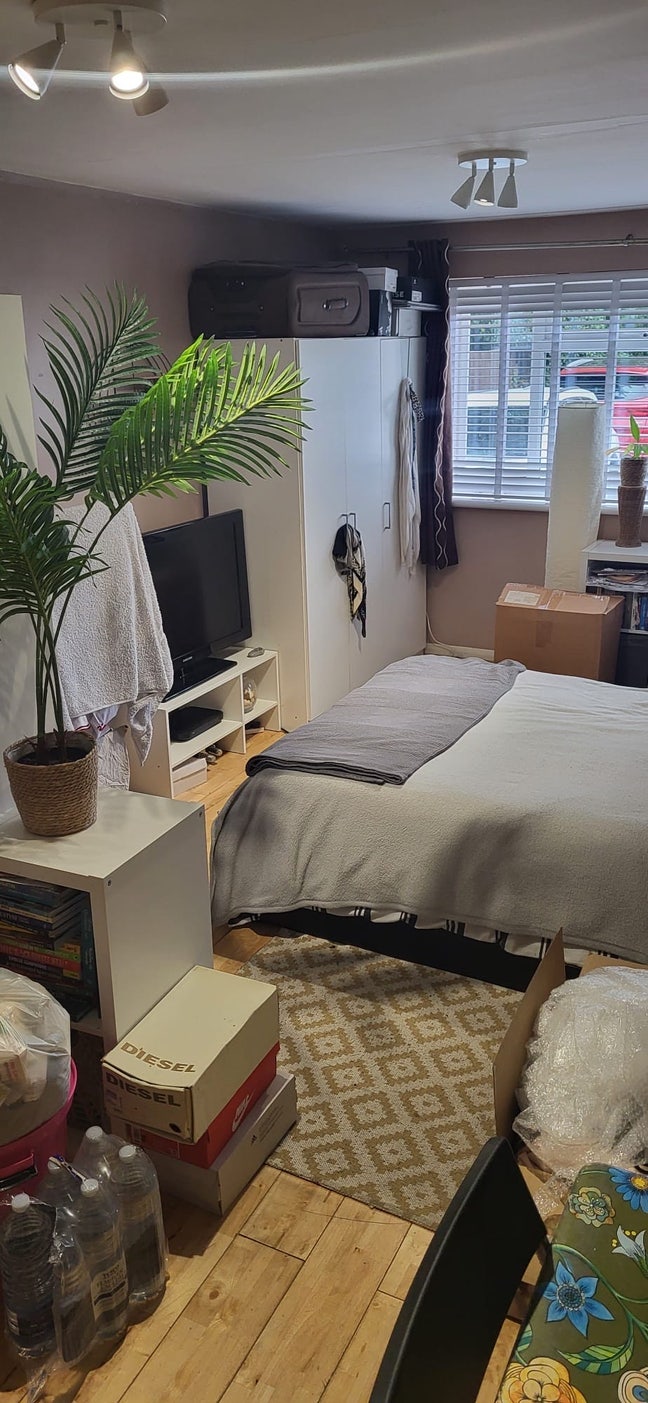 Double Room in lovely shared family Main Photo