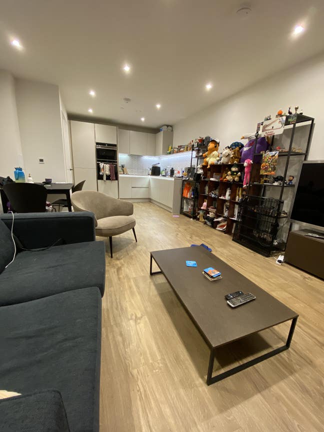  Modern 2 Bed - 2 Bath with Gym and Concierge Main Photo