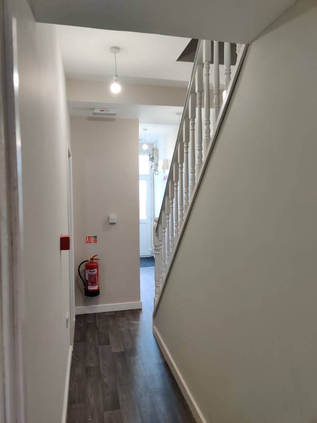 Student Room near Bay campus - Rent Free until Dec Main Photo