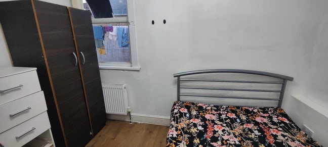 Single room available at Eastham(Indians) Main Photo