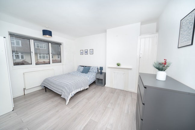 4Bed Flat in Tooting - Rooms from £900pcm Main Photo