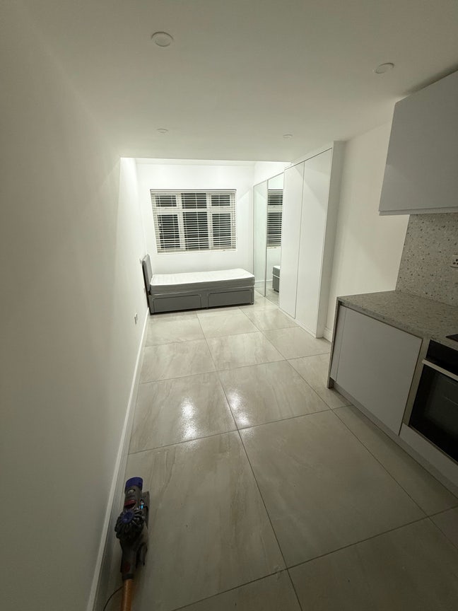 Recently refurbished studio Main Photo