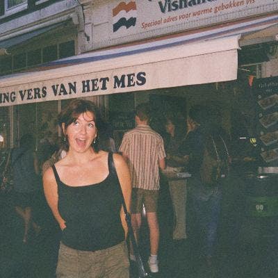 Just a woman looking for a room! Main Photo