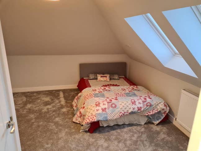 En-suite master bedroom at Hornchurch Main Photo