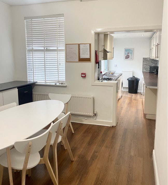 From £135.00 per Week & Bills Included,  L9  Area  Main Photo