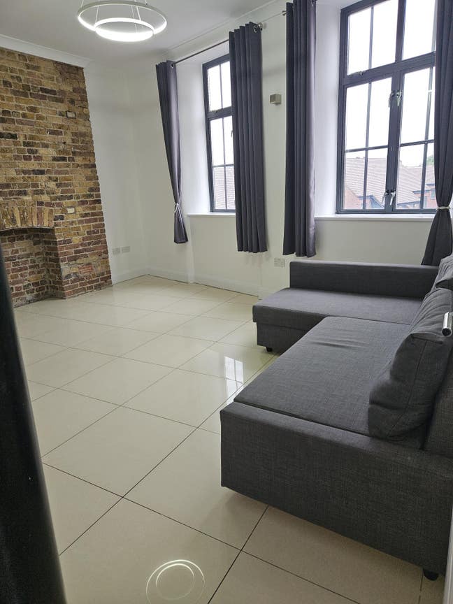 2 Bed Flat with  2Bthrooms in Great location  Main Photo