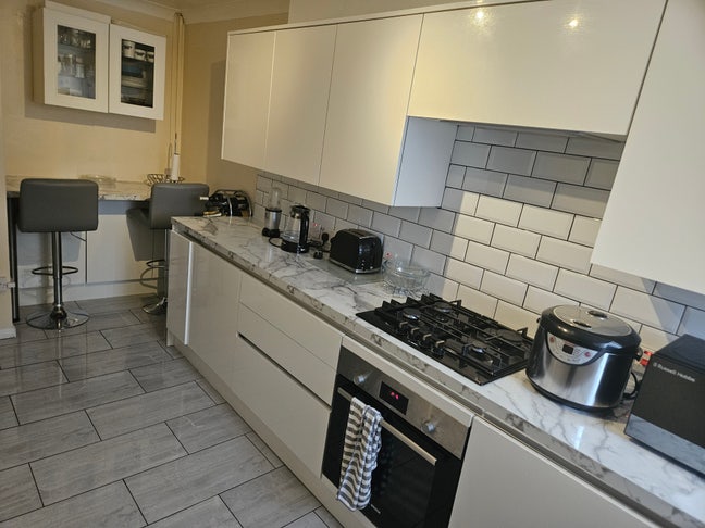 Fully furnished double room, all bills included Main Photo
