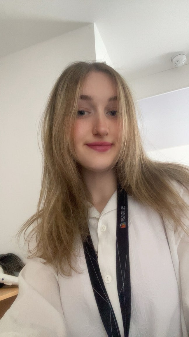 Female seeks a room or studio Main Photo