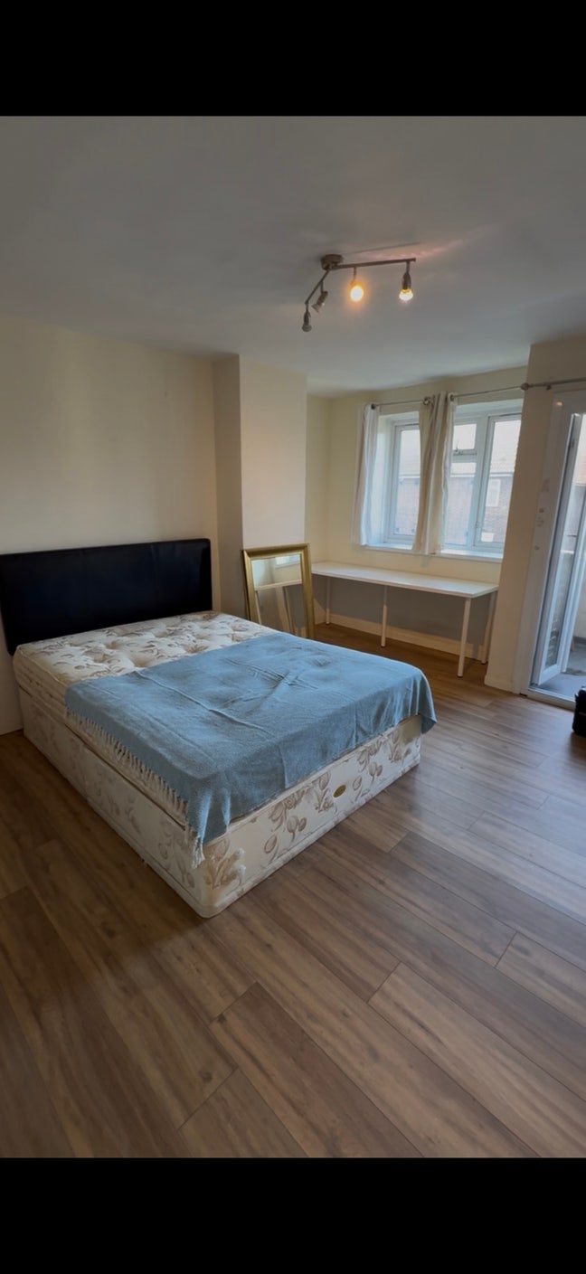 *Central Peckham Private Balcony Bills Included** Main Photo