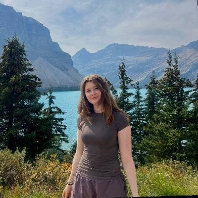 Professional Female seeks a double room Main Photo