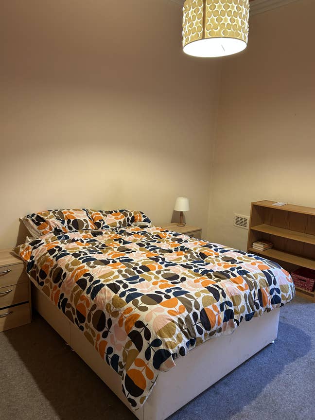 Looking for flatmate for West End tenement flat Main Photo