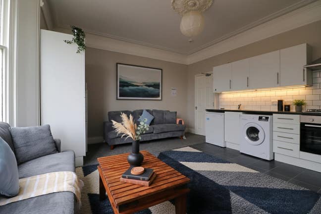 New Beautiful Rooms Available. 2 Ensuites! Main Photo