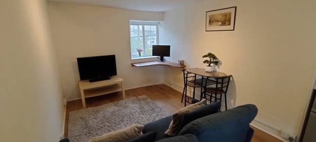 Self-contained flat for 1 - north-west Oxfordshire Main Photo