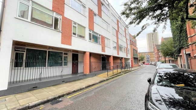 Bright double room available in Shadwell! Main Photo