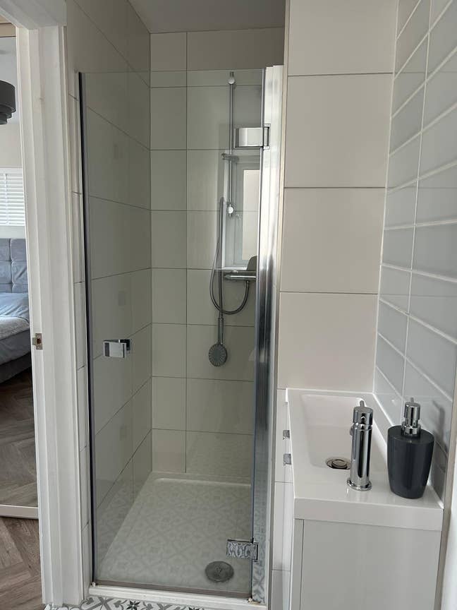 Gorgeous Room for Rent Main Photo
