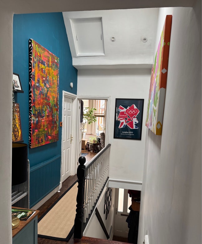 Large Double Room in Bright Modern Home Main Photo