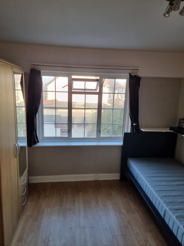 Room to rent Main Photo