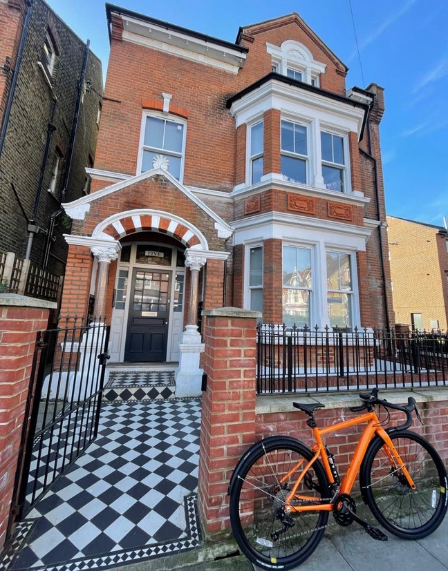 Double room in a modern flat - Wandsworth Common Main Photo
