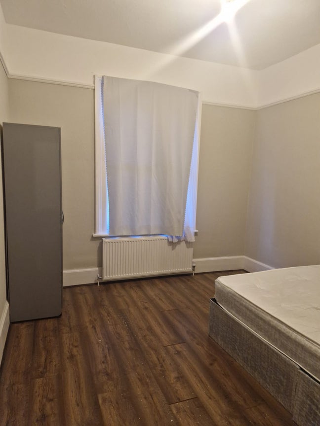 Double room IN Purley  Main Photo