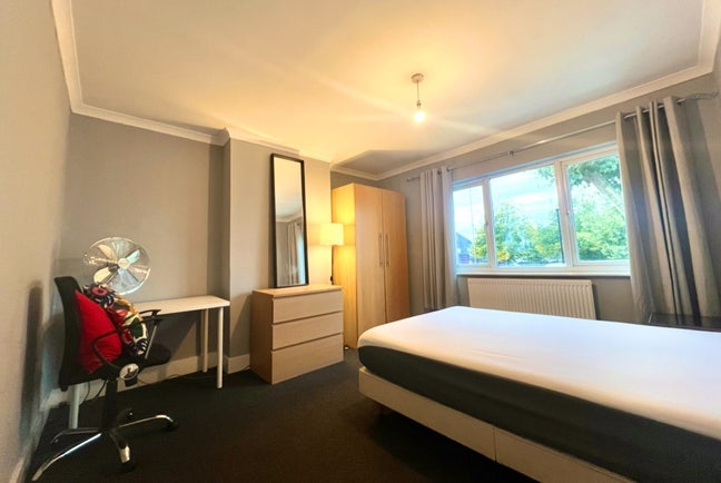 Immaculate Double Greenwich SE10 Main Photo