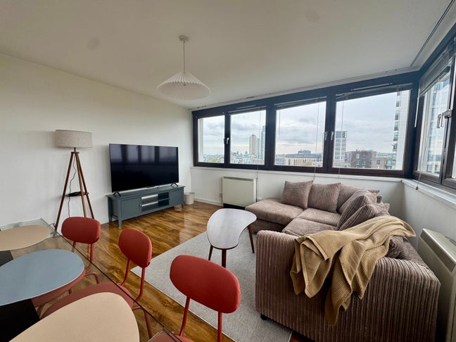Friendly LGBTQ Home – Double Room Stoke Newington Main Photo